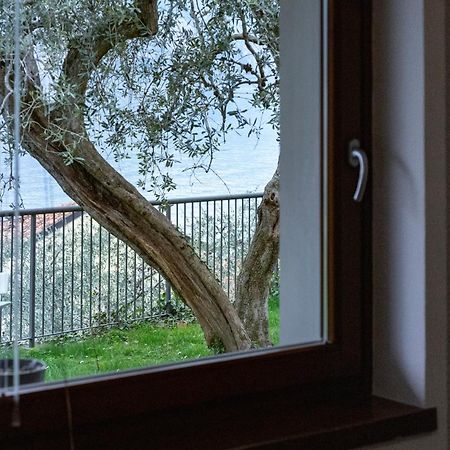 Ca De L'Angelon -- Vittoria House Villa Brenzone sul Garda Exterior photo